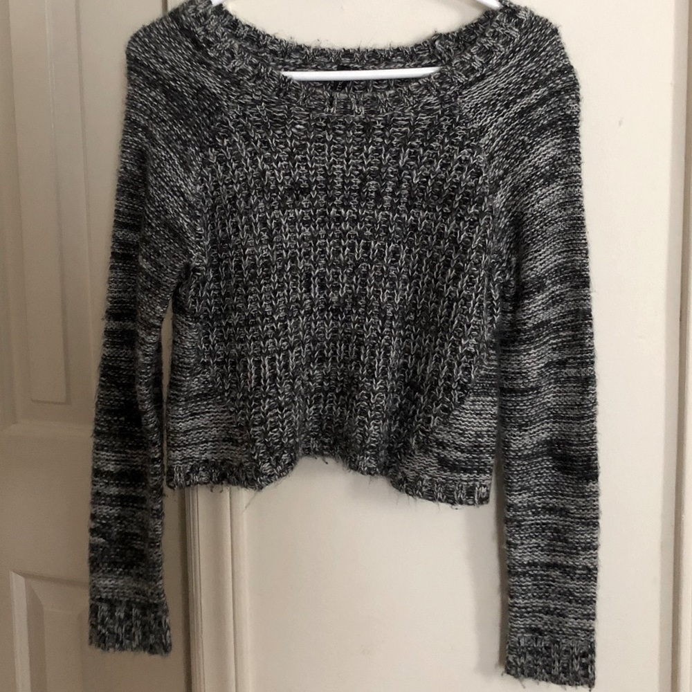 Long sleeve cropped sweater